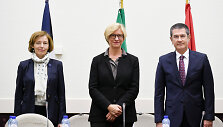 Prancūzijos gynybos ministrė Florence Parly, Italijos gynybos ministrė Roberta Pinotti ir Turkijos gynybos ministras Nurettinas Canikli