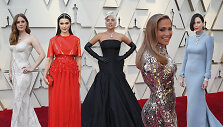 &bdquo;Oskarų&ldquo; apdovanojimų vie&scaron;nios (i&scaron; kairės): Amy Adams, Rachel Weisz, Lady Gaga, Jennifer Lopez ir Charlize Theron 