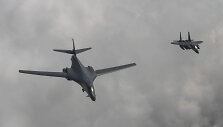 JAV bombone&scaron;is B-1B