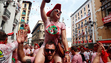 Pirmoji San Fermino festivalio diena