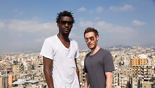 Grupė &bdquo;Massive Attack&ldquo;. Robertas Del Naja  &ndash; de&scaron;inėje