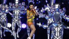 Per rungtynių pertrauką koncertavo dainininkė Katy Perry