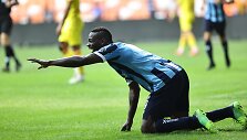Mario Balotelli džiaugiasi įvarčiu.