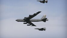 B-52 bombone&scaron;is