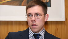 &bdquo;Sportas yra kilnesnis rei&scaron;kinys, i&scaron; savo prigimties jis yra visai kas kita nei agresija. Liūdniausia, kad visa sporto politika pateikia žmogui tai, ko jis nori, o visais laikais mes norėjome agresijos &ndash; &scaron;i nuostata susiformavusi jau nuo gladiatorių laikų&ldquo;, - apgailestauja A. Stočkus.