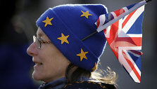 Britų dauguma norėtų antro referendumo &bdquo;Brexit&ldquo;