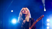 &bdquo;Blood Red Shoes&ldquo;