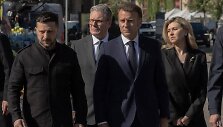 Volodymyras Zelenskis, Keiras Starmeris, Emmanuelis Macronas, Olena Zelenska / AFP