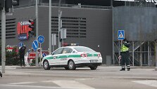 I&scaron; &Scaron;iaulių &bdquo;Akropolio&ldquo; evakuoti žmonės &ndash; pareigūnai ie&scaron;ko bombos