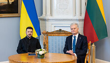 Volodymyras Zelenskis, Gitanas Nausėda
