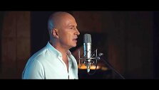 Egidijus Sipavičius vaizdo klipe &bdquo;Rudeninis pauk&scaron;tis&ldquo;