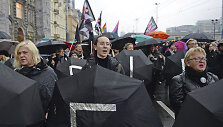 Lenkijos moterų protestas prie&scaron; abortų draudimą