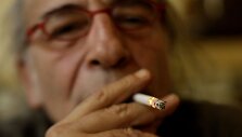 Graikai masi&scaron;kai nepaiso jau nuo 2009 metų galiojančio draudimo rūkyti vie&scaron;ose patalpose