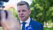 Luki&scaron;kių aik&scaron;tėje atidaryta skaitykla po atviru dangumi &bdquo;Vilnius skaito&ldquo;