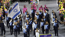 Izraelio olimpiečių delegacija per atidarymo ceremoniją