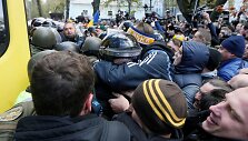 Kijeve tęsiasi protestai prie&scaron; esą korumpuotą valdžią