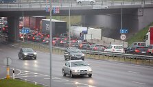 Automobilių spūstys Vilniaus Vakariniame aplinkkelyje