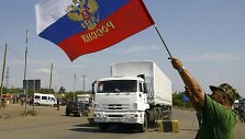 Rusijos &bdquo;humanitarinės pagalbos&ldquo; sunkvežimiai be leidimo įvažiavo į Ukrainos teritoriją.