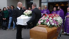 Sardinijos uostamiestyje Olbijoje - stichijos aukų laidotuvės
