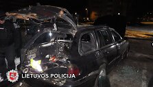 Naujojoje Vilnioje susprogdintas automobilis