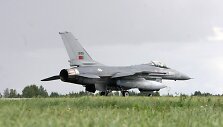 NATO bazėje nusileido &scaron;e&scaron;i Portugalijos naikintuvai F-16