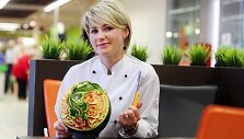 Vaisių drožinėjimo specialistė Vita Brūzgienė
