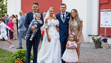 Laura Navikaitė ir Rytis Žvagulis su jo brolio Ąžuolo &scaron;eima