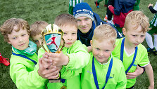 Vilniaus futbolo klubas &bdquo;Ataka&ldquo; į vaikų treniruotes įtraukė ir tėvelius.