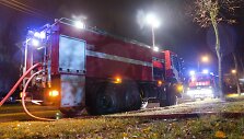 Ugniagesiai Utenoje gesina degančias padangas