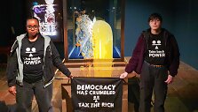 Pilietinio pasiprie&scaron;inimo grupe vadinanti organizacija &bdquo;Take Back Power&ldquo; po atakos prie&scaron; karali&scaron;kąsias brangenybes