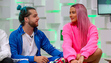 Karolina Meschino kartu su vaikinu Remigijumi Da&scaron;kevičiumi-Remiu pristatė pirmąją judviejų dainą &bdquo;Story feat. Retro&ldquo;.