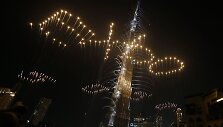 Dubajui laimėjus teisę rengti &bdquo;Expo 2020&ldquo;, auk&scaron;čiausią pasaulio pastatą Burj Khalifą nu&scaron;vietė fejerverkai.