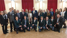 "Mokiniai renka merą" debatai