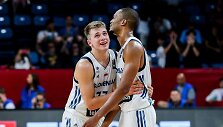 Luka Dončičius ir Anthony Randolphas 