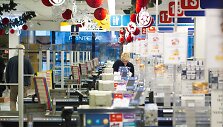 Prekybos centro &bdquo;Maxima&ldquo; kasininkės pasiruo&scaron;usios priimti eurus