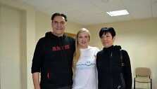 Algirdas Kau&scaron;pėdas su žmona ir Rūta Meilutyte