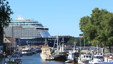 Klaipėdos uoste pirmą kartą vie&scaron;i naujutėlaitis kruizinis laivas &bdquo;Mein Schiff 6&ldquo;, Hamburge pa&scaron;ventintas tik &scaron;ių metų birželio 1 dieną