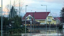 I&scaron;siliejusi i&scaron; krantų Danės upė pasiekė gyventojų namus.