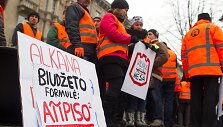 Prie Seimo vyko komunalinio ūkio darbuotojų piketas