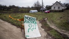 Prekyba kapinių pa&scaron;onėje.