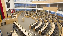 Seimas baigė rudens sesiją, sugiedojo himną ir i&scaron;siskirstė &scaron;vęsti &scaron;venčių.