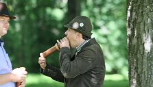 Medžiotojai  maurojimu bandė suvilioti elnių pateles