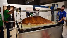Londone i&scaron;virta rekordinio dydžio samosa
