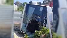 Turkijoje apvirto rusų turistus vežęs mikroautobusas