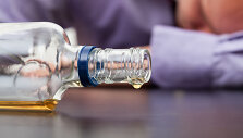 Alkoholis daro žalą ne tik jį geriančiojo sveikatai, bet ir artimiesiems, darbdaviams, valstybei