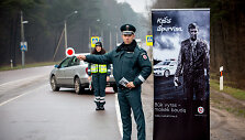 &Scaron;e&scaron;tadienio rytą &ndash; neįprastas imuniteto ir kelių policijos pareigūnų reidas