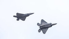Lietuvoje &ndash; moderniausi pasaulyje JAV naikintuvai F-22 &bdquo;Raptor&ldquo;