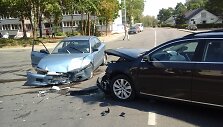 Antradienį apie vidurdienį Panerių ir Vytauto gatvių sankryžoje, Jonavoje, įvyko automobilių avarija.
