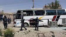 Kabule mirtininkas detonavo bombą prie vyriausybinio autobuso