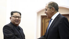 Kim Jong Unas susitiko su Sergejumi Lavrovu